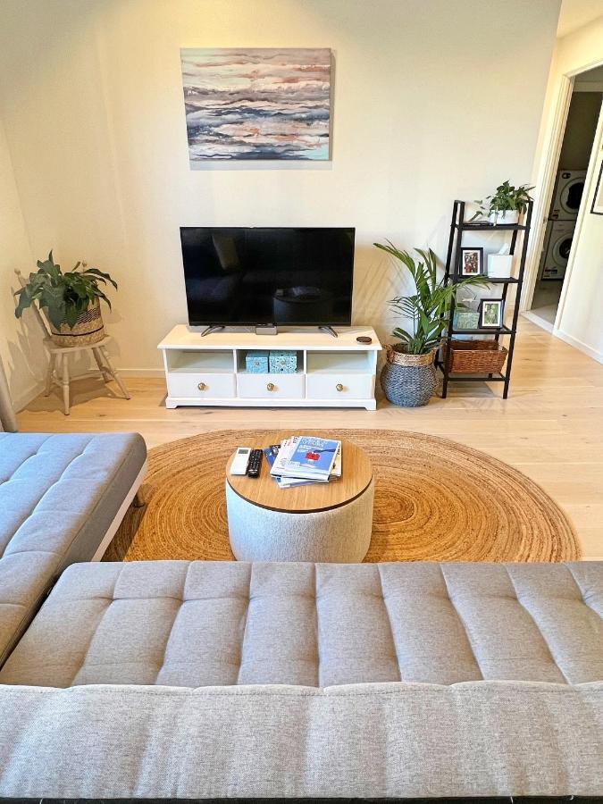 Industrial Yet Modern, 1Bd 1Bth Apt - Woden Phillip ภายนอก รูปภาพ