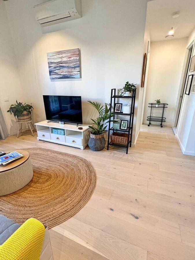 Industrial Yet Modern, 1Bd 1Bth Apt - Woden Phillip ภายนอก รูปภาพ